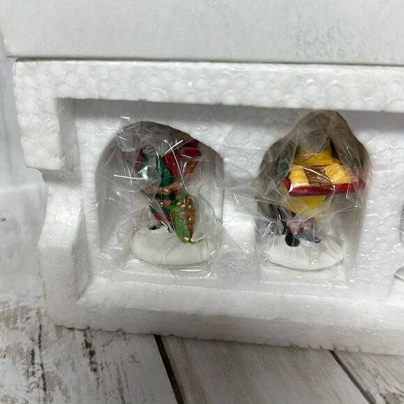 Department 56 Baker Elves Heritage Village Collection #5603-0 - Picture 4 of 5